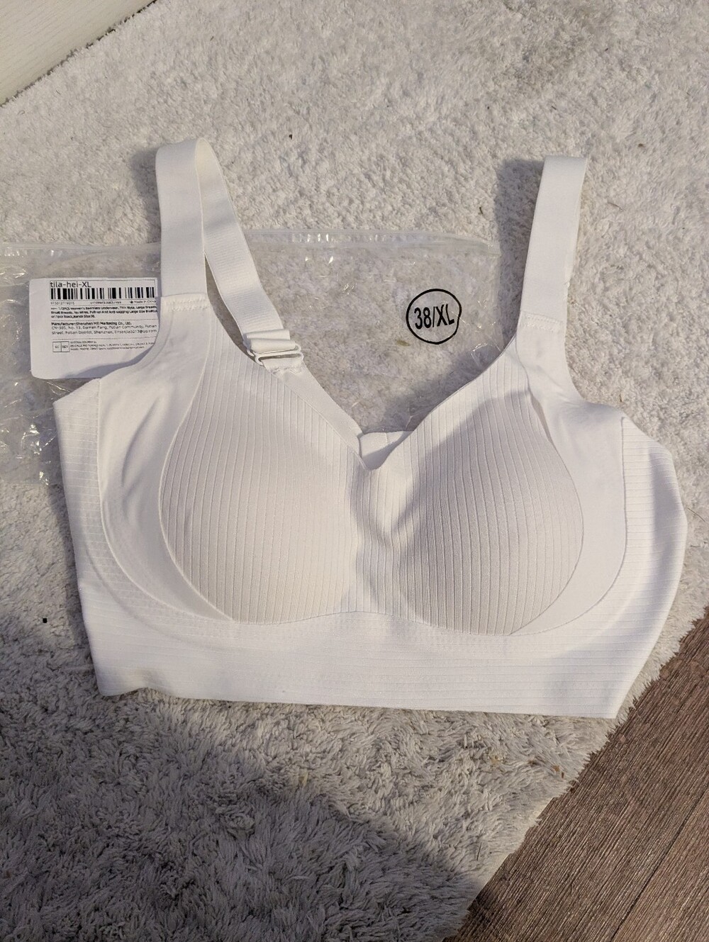 Seamless White Wireless Comfort Bra - 38/XL